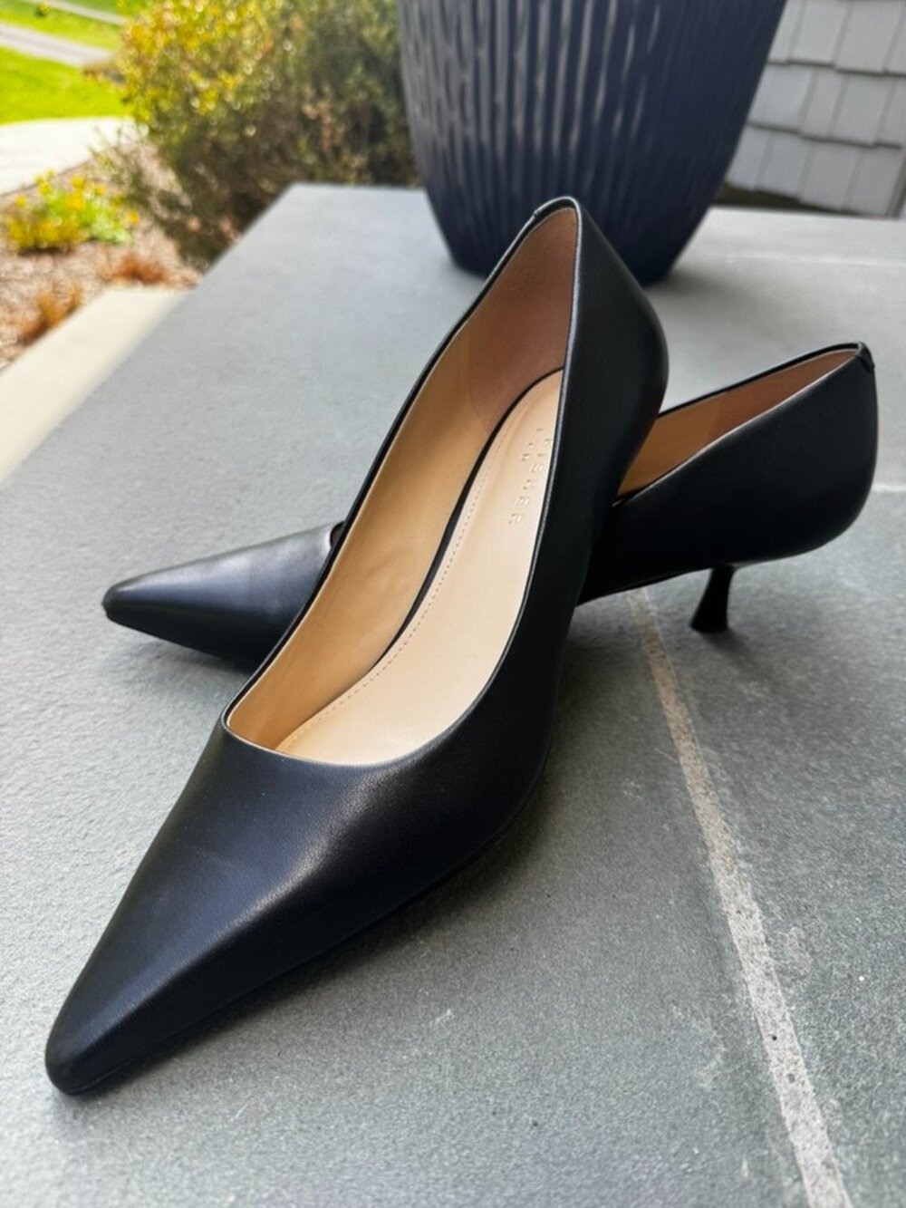 Marc Fisher LTD CALYNNA Black Pointed Toe Kitten Heel Modern Pump - 8.5